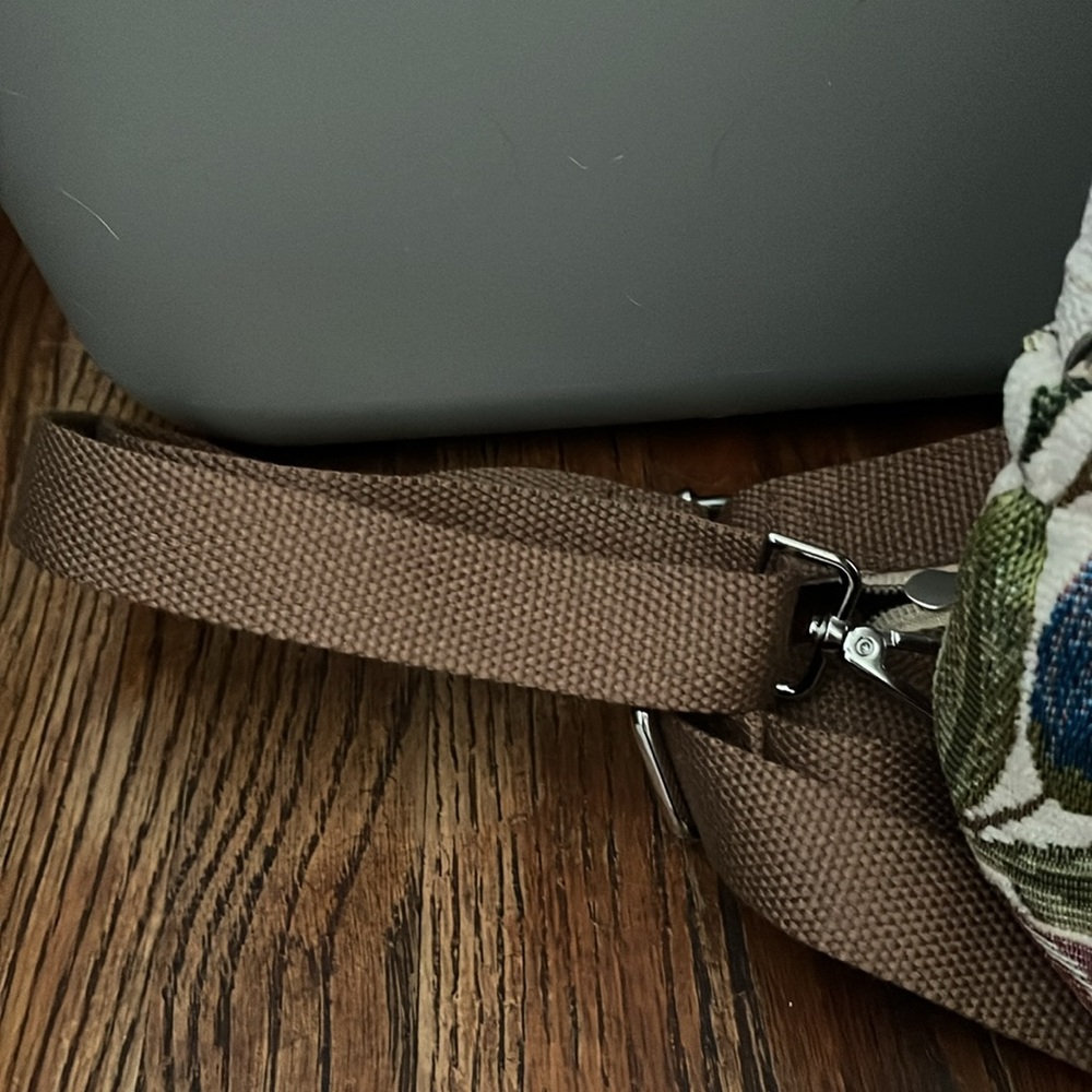 Small Embroidered Backpack - Picture 4 of 9